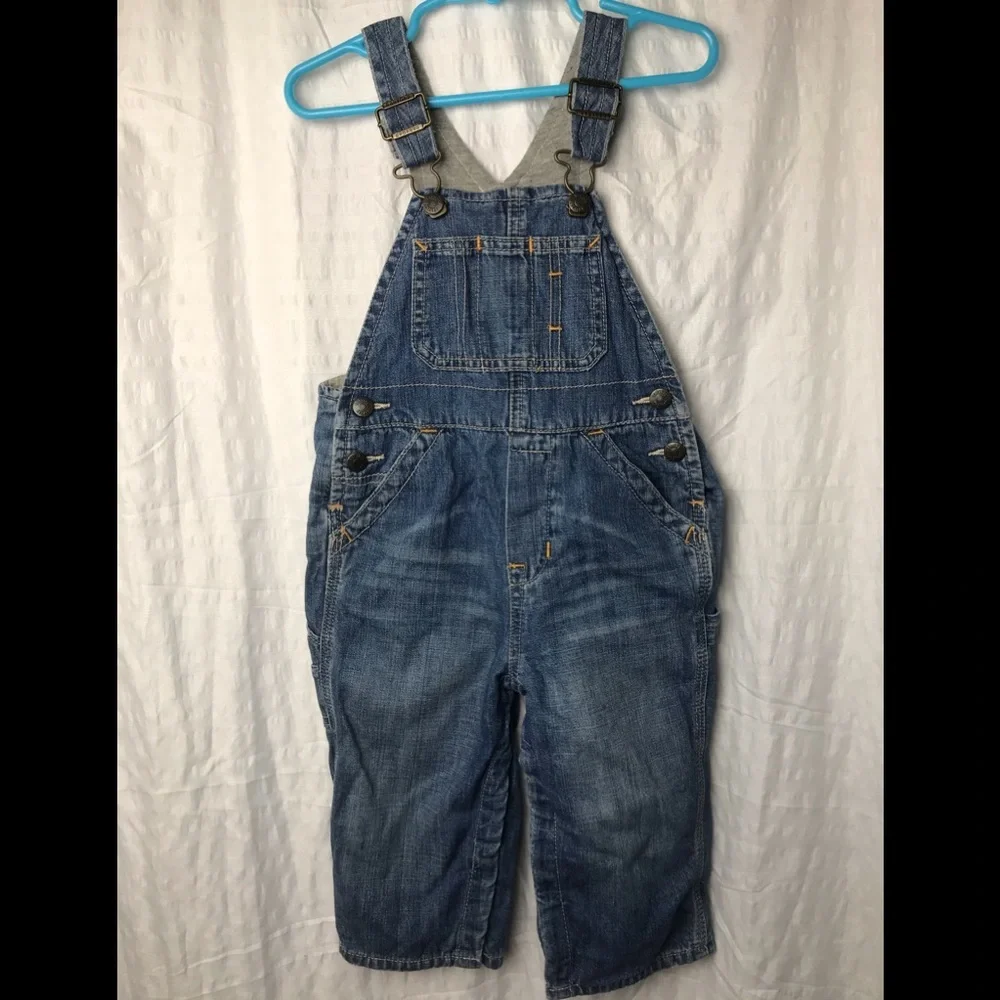 GAP baby lined